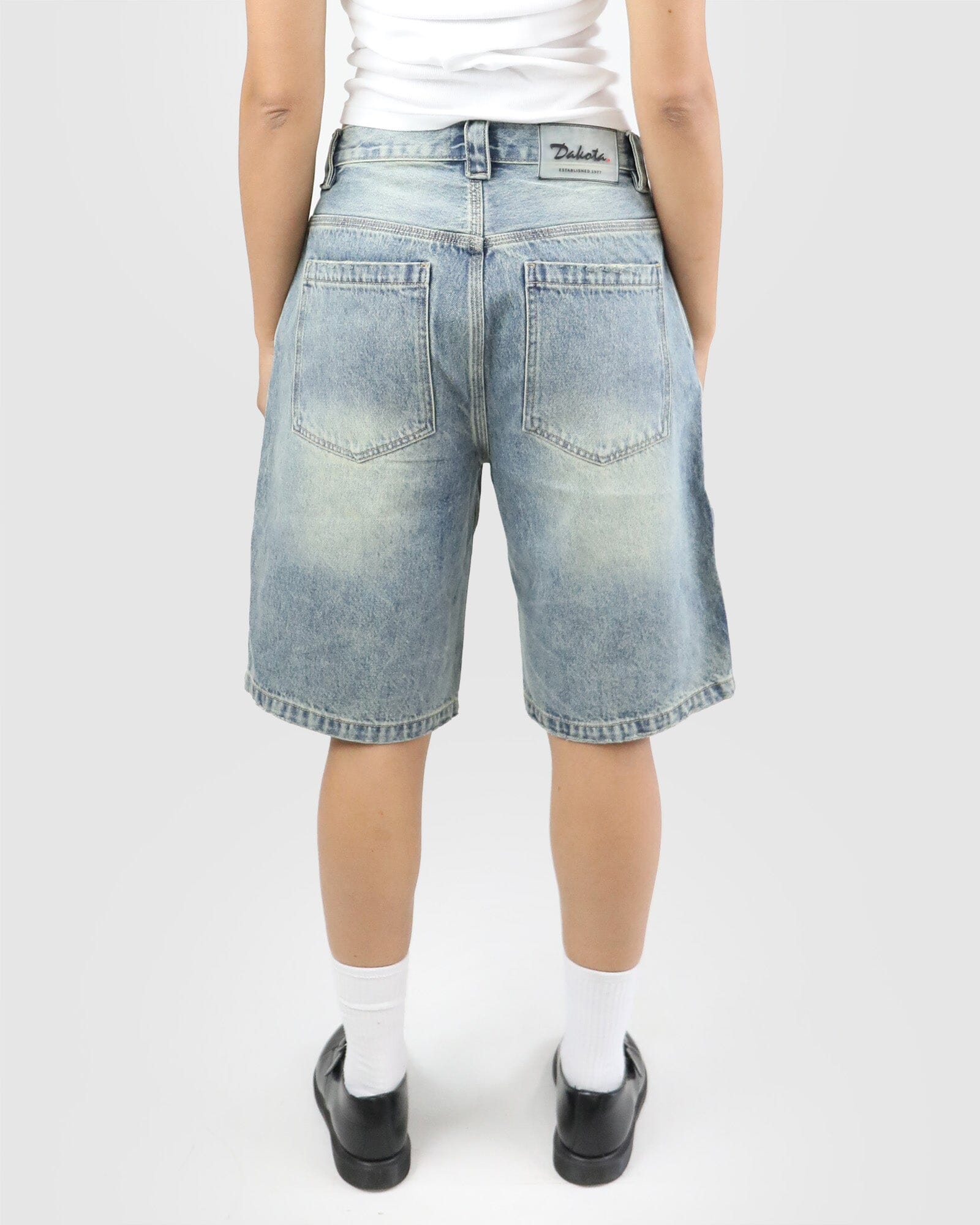 Relaxed 90's Denim Short: Weathered
